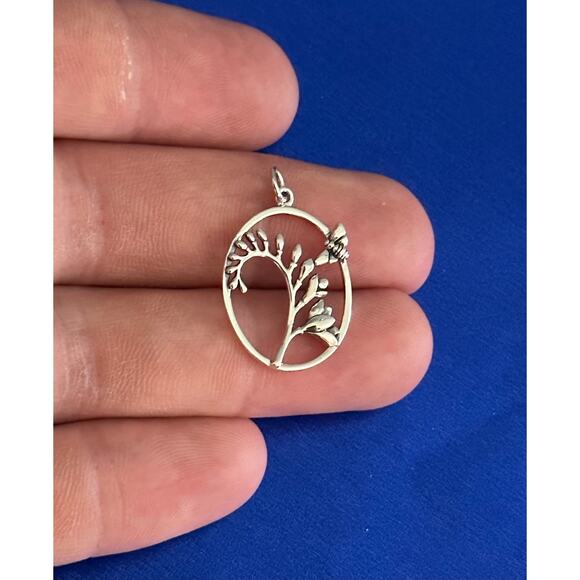 Sterling Silver Freesia Flower and Bee Charm - Picture 1 of 8